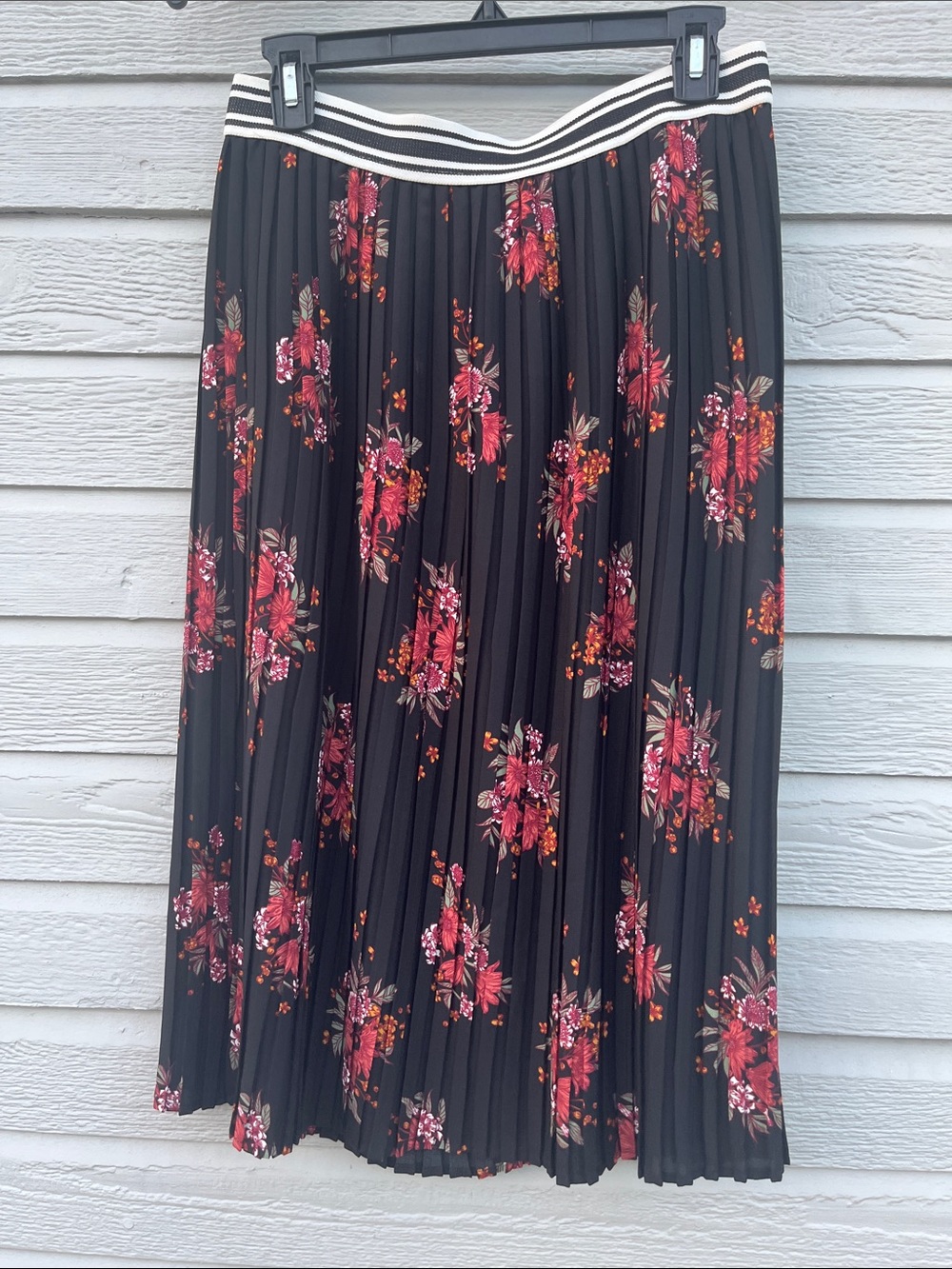 free press Black Pleated Midi Skirt with Pink Floral Print